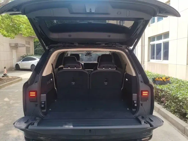 ZEEKR Zeekr 9X 2025 model Ultra Edition 70kWh — Фото автомобиля 18