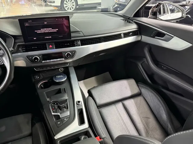 Audi A4L — Фото автомобиля 12