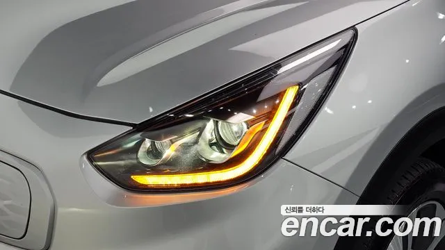Kia Niro — Фото автомобиля 7