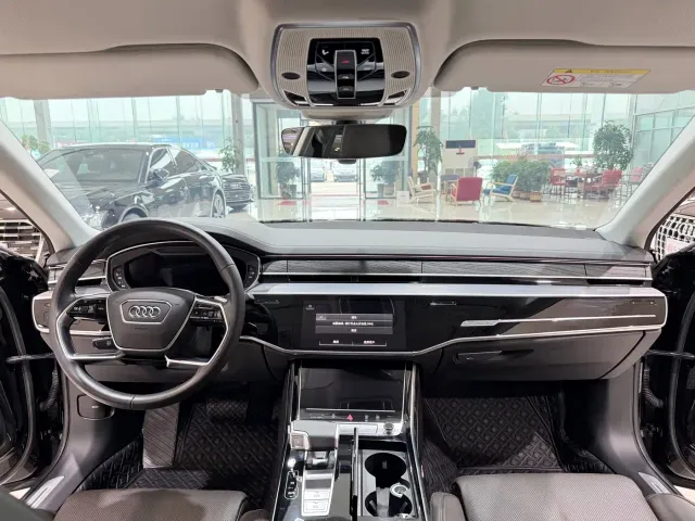 Audi A8 — Фото автомобиля 5