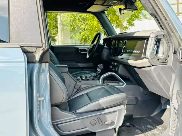 Ford Bronco — Фото автомобиля 12