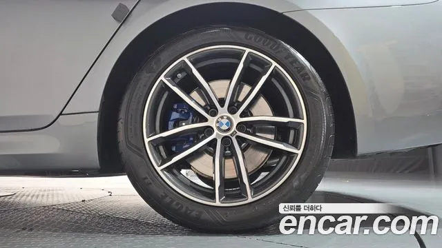 BMW 5 Series G30 — Фото автомобиля 20
