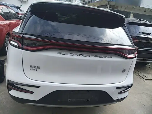 BYD Tang — Фото автомобиля 5