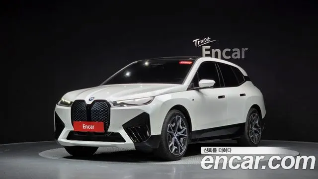 Фотография автомобиля — BMW iX