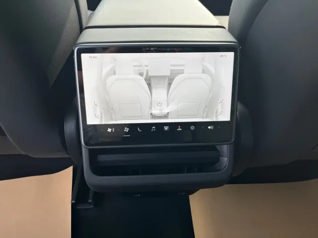 Tesla Model 3 — Фото автомобиля 19