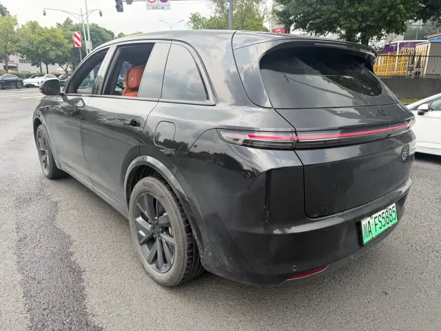 Li Auto L7 — Фото автомобиля 4