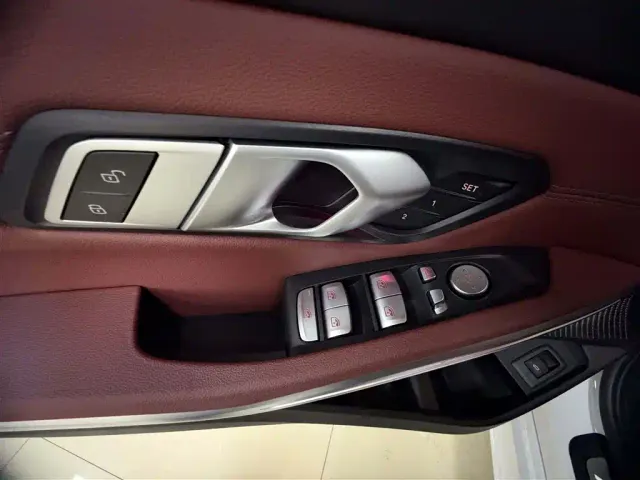BMW 3 Series — Фото автомобиля 14