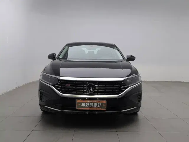 Volkswagen Passat — Фото автомобиля 3