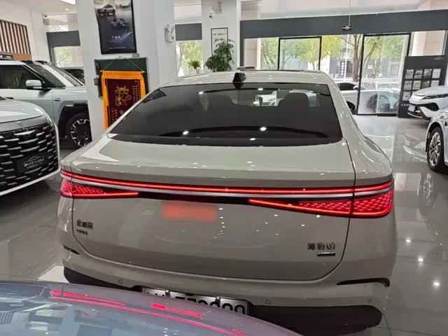 BYD Seal 07 DM-i — Фото автомобиля 3