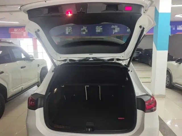Mercedes-Benz EQA — Фото автомобиля 14