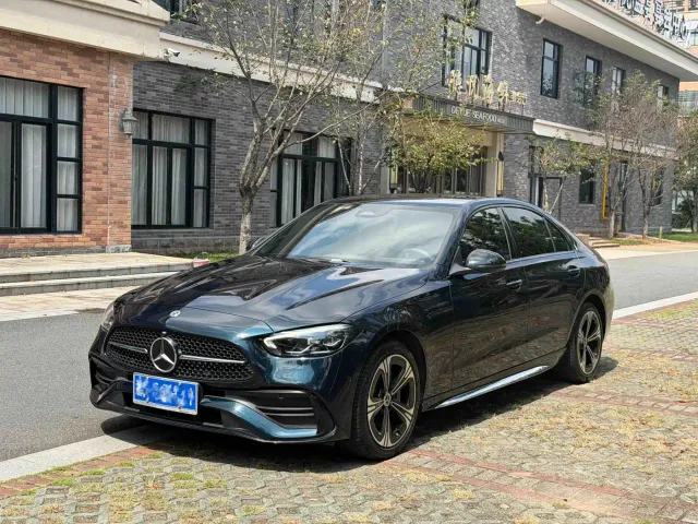 Фотография автомобиля — Mercedes-Benz C-Class