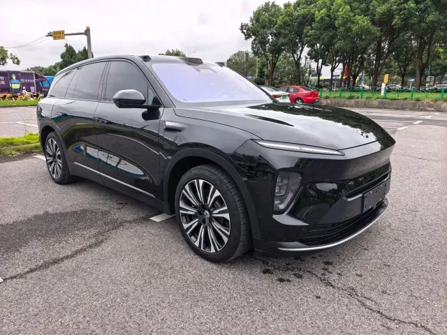 Nio ES8 — Фото автомобиля 3