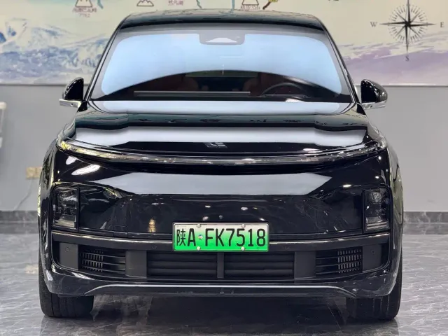 Li Auto L8 — Фото автомобиля 2