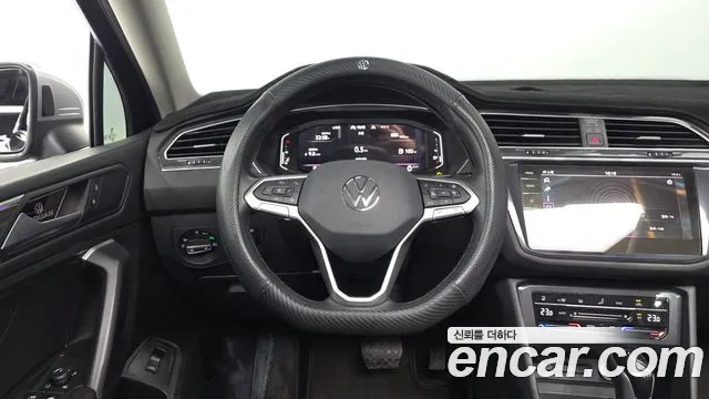 Volkswagen Tiguan — Фото автомобиля 12