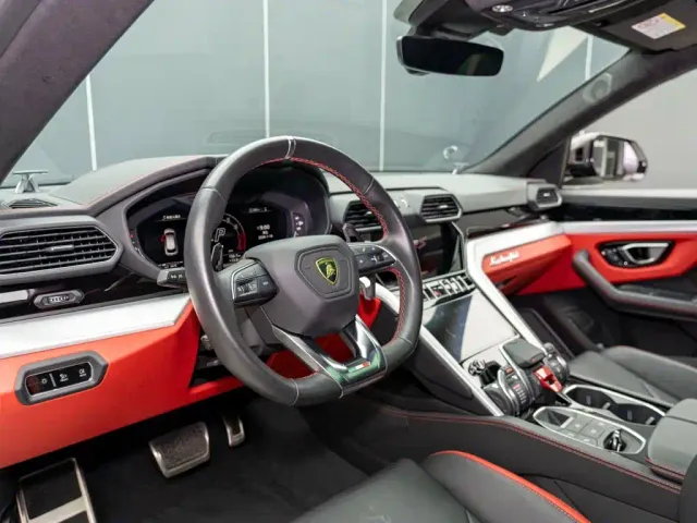 Lamborghini Urus — Фото автомобиля 10