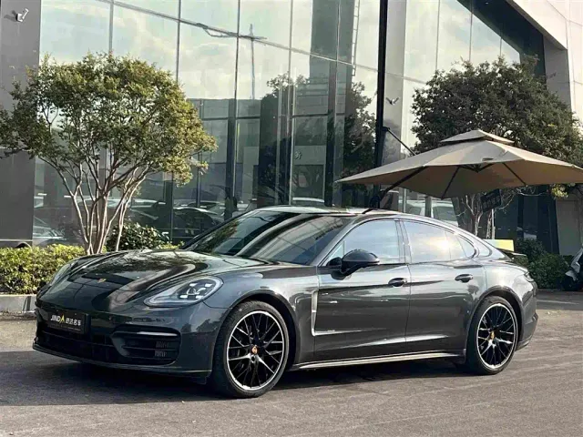 Фотография автомобиля — Porsche Panamera