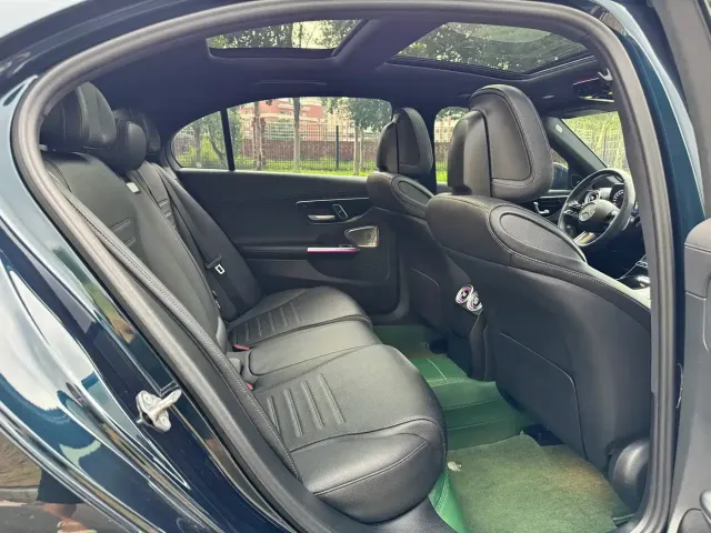 Mercedes-Benz C-Class — Фото автомобиля 11