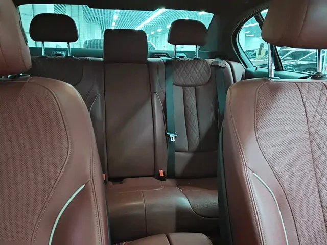 BMW 5 Series — Фото автомобиля 12