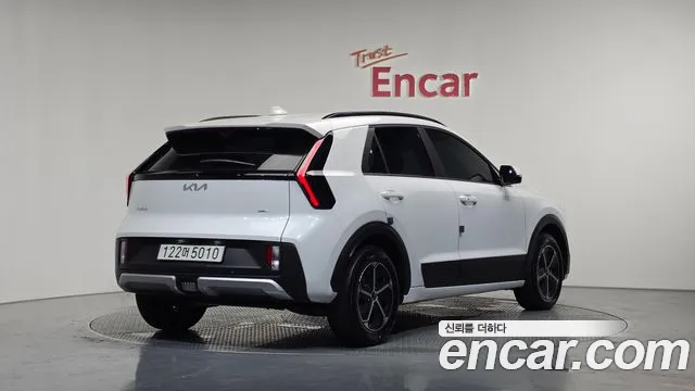 Kia Niro Prestige — Фото автомобиля 2