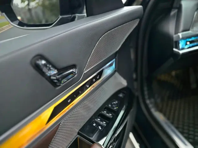 BMW 7 Series — Фото автомобиля 6