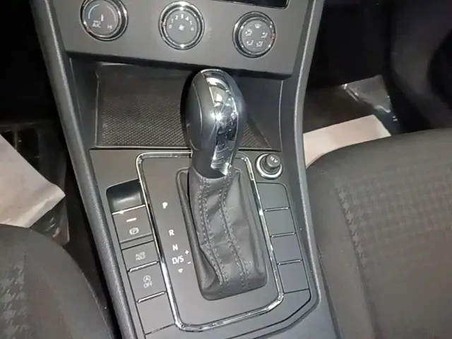 Volkswagen Bora 2021 1.5L Automatic Fashion Smart Edition — Фото автомобиля 13