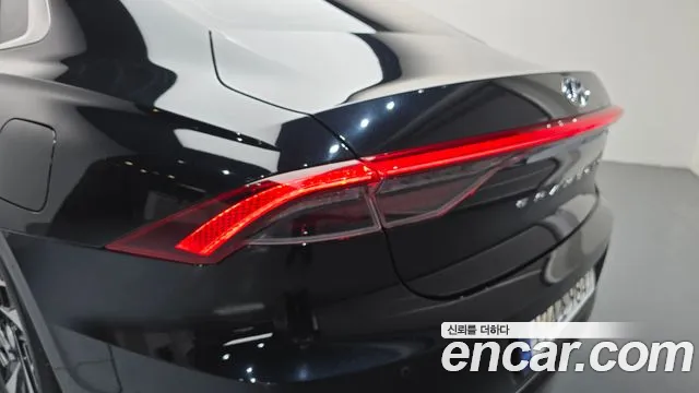 Hyundai Grandeur (New) Hybrid — Фото автомобиля 8
