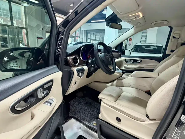 Mercedes-Benz V-Class — Фото автомобиля 8
