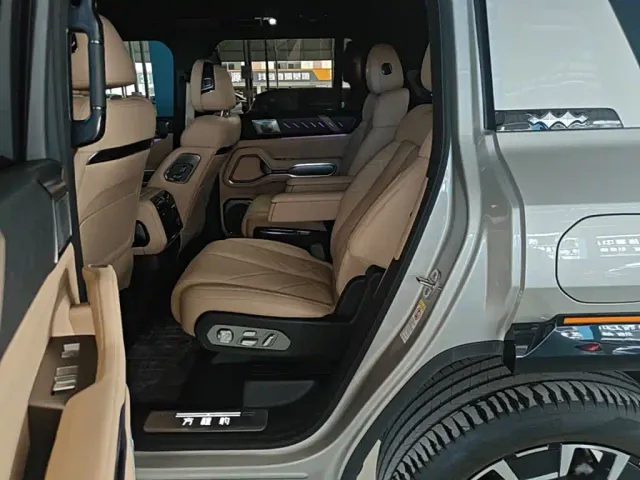 BYD FangChengBao Leopard 8 — Фото автомобиля 16