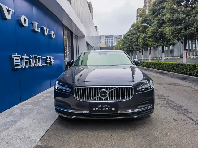 Volvo S90 — Фото автомобиля 2
