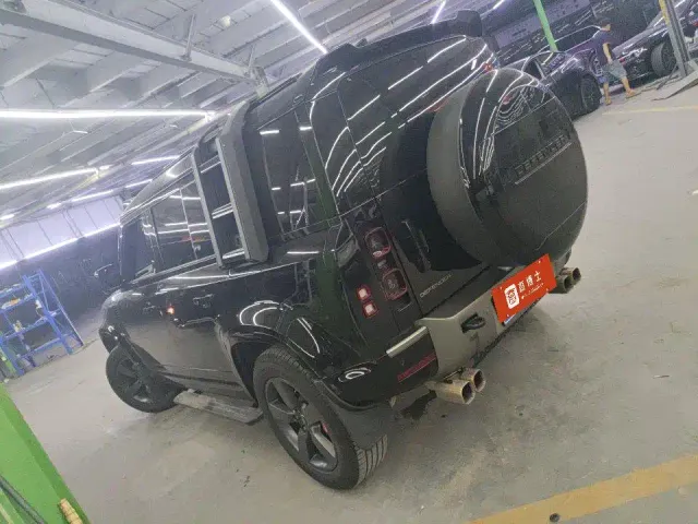 Land Rover Defender — Фото автомобиля 5