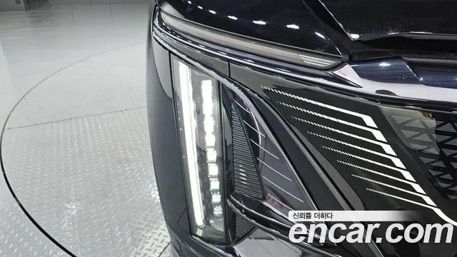 Cadillac Lyriq Lyriq Sport — Фото автомобиля 22