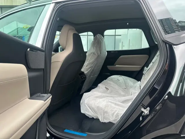 Volvo XC70 Plug-in Hybrid — Фото автомобиля 9