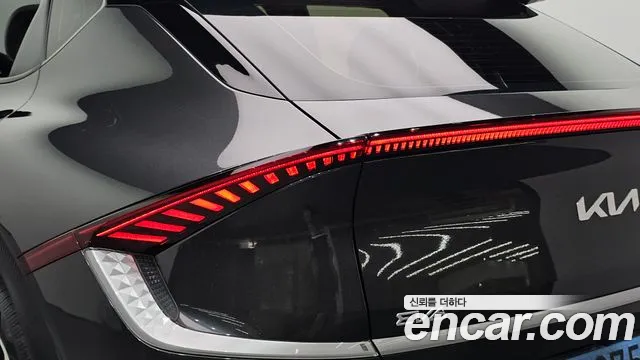 Kia EV6 — Фото автомобиля 23