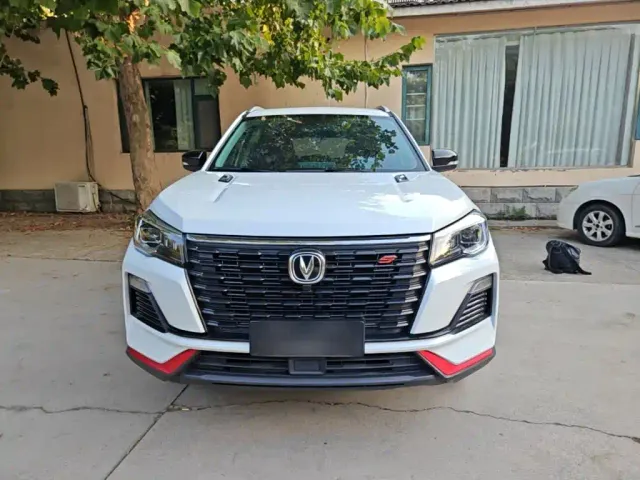 Changan CS75 — Фото автомобиля 2