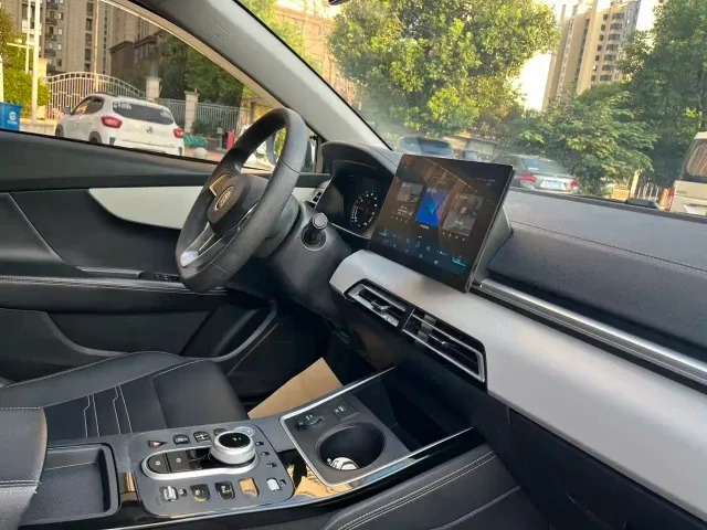 BYD Qin — Фото автомобиля 15