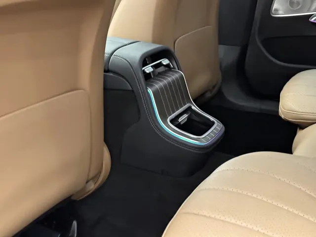 Mercedes-Benz E-Class — Фото автомобиля 15