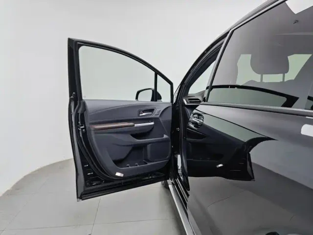 Toyota Granvia — Фото автомобиля 8