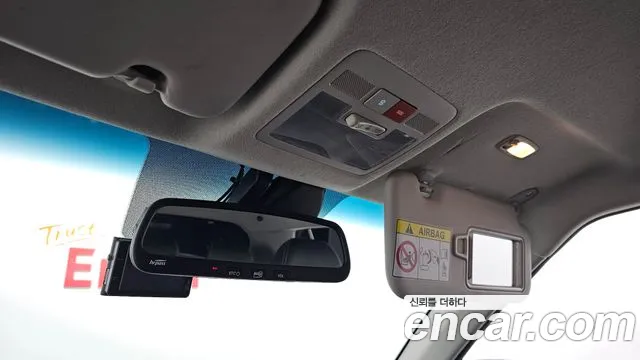 Hyundai Venue — Фото автомобиля 24
