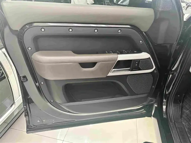 Land Rover Land Rover Defender 2022 110 P400 Dark Special Edition — Фото автомобиля 5