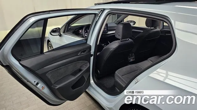 Volkswagen Golf Golf 8 поколение 2.0 TDI Prestige — Фото автомобиля 23