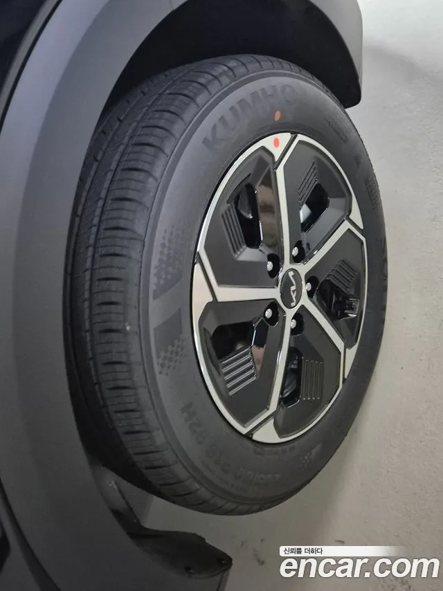 Kia Niro — Фото автомобиля 16