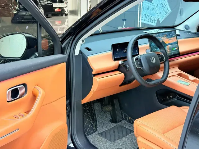 Leapmotor C16 — Фото автомобиля 4