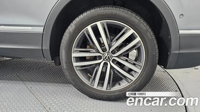 Volkswagen Tiguan — Фото автомобиля 21