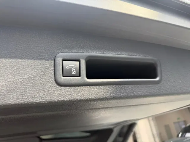 Toyota Sienna — Фото автомобиля 9