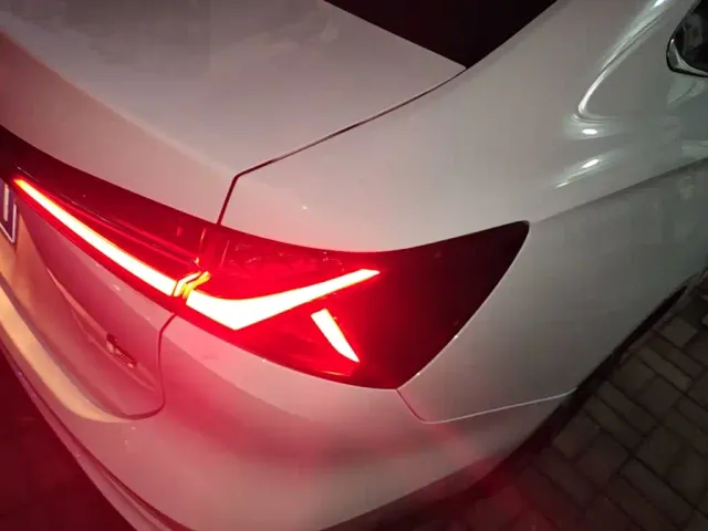 Roewe i5 — Фото автомобиля 7