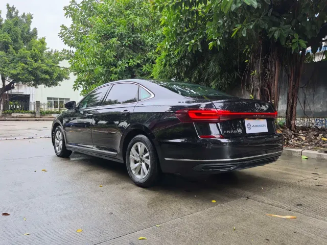 Volkswagen Passat — Фото автомобиля 14