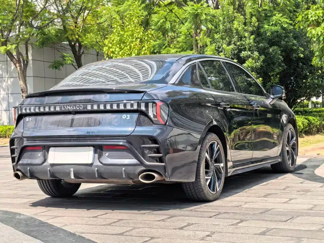 Lynk & Co 03 — Фото автомобиля 7