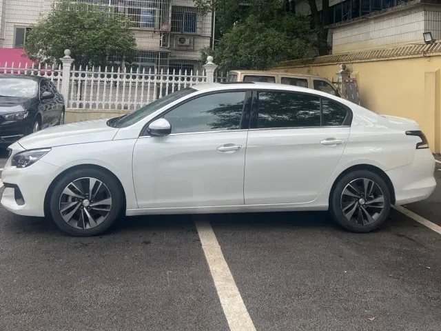 Peugeot 408 — Фото автомобиля 3