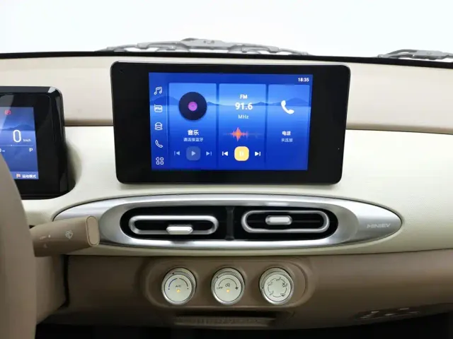 Wuling Hongguang Mini EV — Фото автомобиля 12