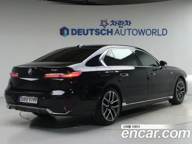 BMW 7 Series G70 — Фото автомобиля 2